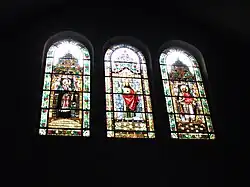 Fenster im rechten Teil des Querschiffs