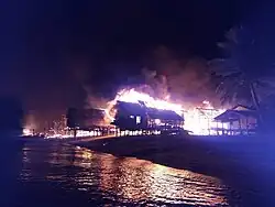 Feuer im Moken Dork auf den Surin Inseln