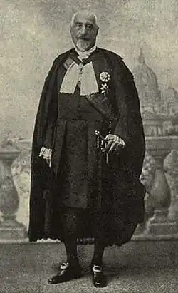 Filippo Orsini (1842–1924), 18.&nbsp;Herzog von Gravina, im Ornat des Fürst­assis­tenten des Päpstlichen Throns