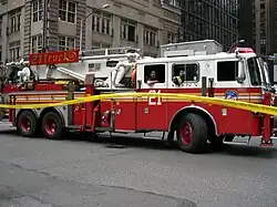 Ladder 21 ist eine „75-foot tower ladder“