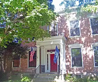 Westeingang des Gebäudes