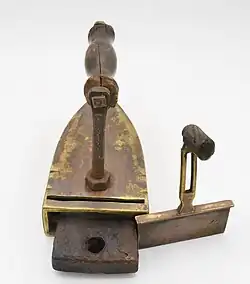 Kasteneisen aus Messing mit Bolzen