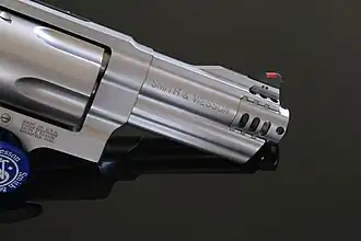 Smith & Wesson Model 500 mit Mündungsbremse und Kompensator