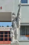 Statue des hl. Florians vor der Freiwilligen Feuerwehr in Gramatneusiedl (1986)