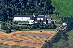 Gebäude des ehemaligen Klosters in Schuir