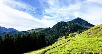 Buchetskogel (rechts vorne) vor dem Fockenstein