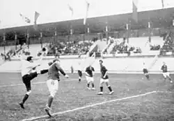 Spielszene aus dem Halbfinale gegen das Vereinigte Königreich (weiße Trikots)