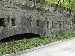 Nördliche Gewehrgalerie (mit fast zugeschütteter Nische der einziehbaren Grabenbrücke)