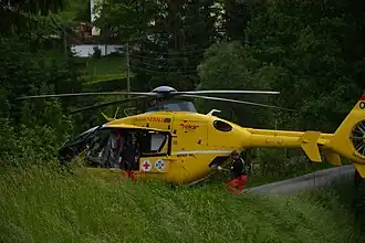 Der Christophorus 10 mit dem Kennzeichen OE-XVB bei einem Einsatz (2017)