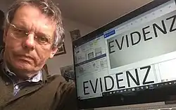 Rainer Rosenberg beim Arbeiten.