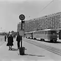 Eine Tatra-Straßenbahn vor der Prager Zeile, 1968