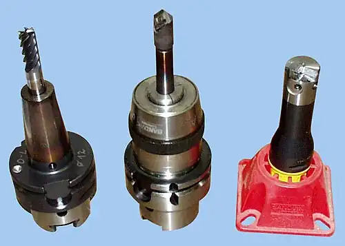 Schrumpffutter mit Vollhartmetallfräser – Spannzange mit Fasenfräser – Ausdrehkopf