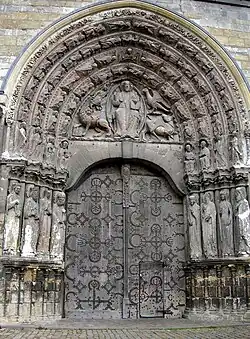 frühgotisches Westportal