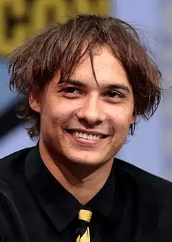 Frank Dillane spielt in der Hauptrolle Mike und Amr Waked seinen Boss Franco, der ihm einen Job als Jungkoch gibt