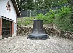 Glocke mit den Namen der Hingerichteten