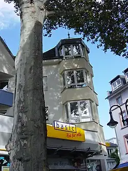 Basic-Filiale neben dem Delkeskampschen Haus (2012)