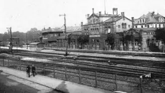 Westbahnhof mit dem Empfangsgebäude (um 1930)