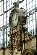 Uhr im Frankfurter Hauptbahnhof