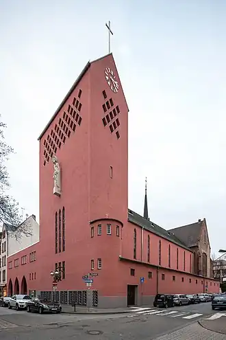 Josefskirche, von Südosten gesehen (Dezember 2013)