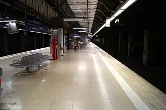 Bahnsteige des S-Bahnhofs