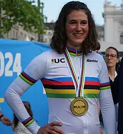 Franziska Matile-Dörig 2024 in Zürich als Weltmeisterin mit der Goldmedaille