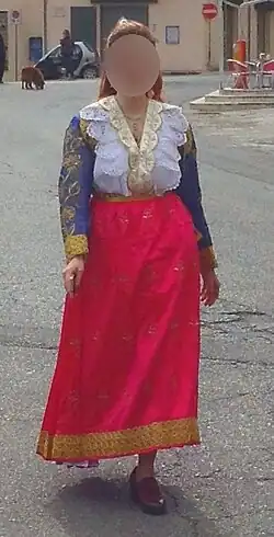 Typische Arbëresh-Tracht von Frascineto