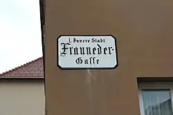 altes Straßenschild Fraunedergasse