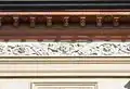 Detail des Frieses am Traufgesims
