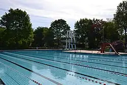 Becken und Sprungturm 2017
