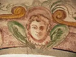 Putto, Wandmalerei am Durchgang zum Treppenturm