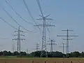 Fertiggestellter Abschnitt der neuen 380-kV-Leitung