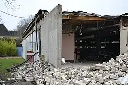 Abriss: Ansicht von der Außenanlage nach innen