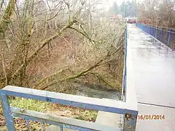 Friedenswegbrücke vom Buchholzer Brückenkopf am Nordufer des Nordgrabens – entlang der Brücke auf den Nordgraben in Richtung Rosenthal