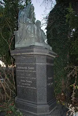 Grabdenkmal der Familie Sarg am Friedhof Liesing in Wien, 1895