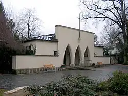 Friedhof Radebeul-Ost, Feierhalle von Max Czopka