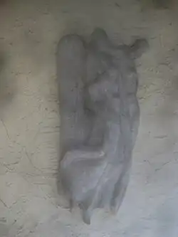 Hochrelief an der Leichenhalle