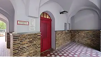 Unter der östlichen Arkade