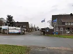 Zufahrt zum Werk von Friesland Porzellan in Rahling (Varel)