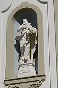 Figur des hl. Paulus von Tarsus, Außenfassade (rechts).
