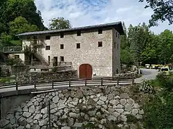 Der Fuchsturm (Das „Große Eisentor“), Teil der Burg Sulzeneck