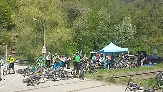 Verpflegungsstation mit Kaffee und Kuchen