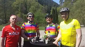 Kaffeepause für Gäsbock-Teilnehmer entlang der Strecke