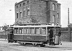 Triebwagen 1141 (Bj. 1896) mit Pressblechfahrgestell vor dem Betriebshof XX Treptow