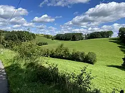 Hügellandschaft bei der Hofschaft Dhünn