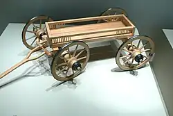 Modell eines vierrädrigen Wagens der Hallstatt-Zeit, ähnlich dem Fund in Großeibstadt. Germanisches Nationalmuseum