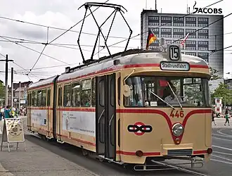 GT4c-Tw 446 als Stadtrundfahrt am Hauptbahnhof (2010)