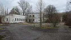 Tagesanlagen des Tagebaus Phönix-Nord; im Bild als ehem. Verwaltungsgebäude des späteren Glaswerkes Maltitz