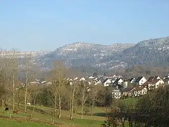 Gaggenau-Sulzbach mit dem Bernstein im Hintergrund