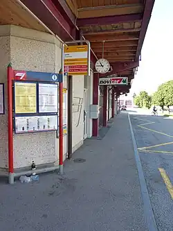 Bushaltestelle beim Bahnhof (2015)