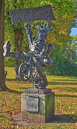 Gedenkfigur „40 Jahre Umzug“ ⊙48.20700411.327011